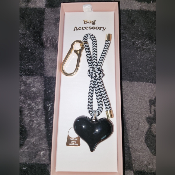 NWT BLACK HEART 🖤 BAG CHARM/ KEY RING - Picture 1 of 4